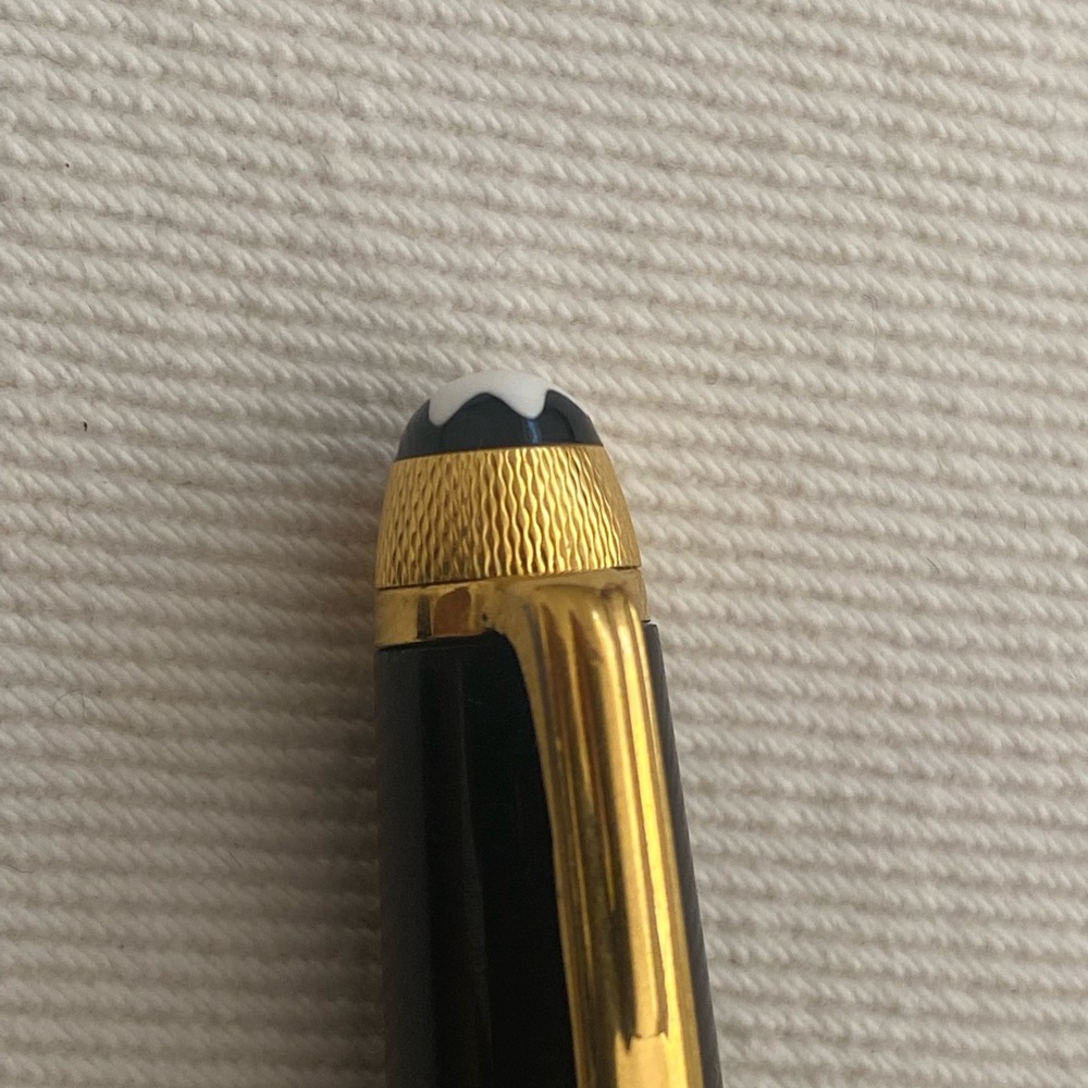 Luxury Black and Gold Pen